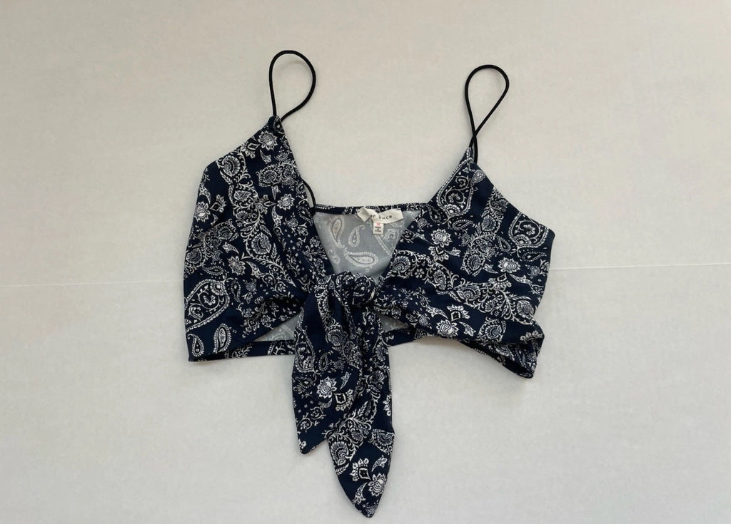 Bear Dance Top Medium Navy blue and whiteSilk-like fabric with paisley and floral patterns