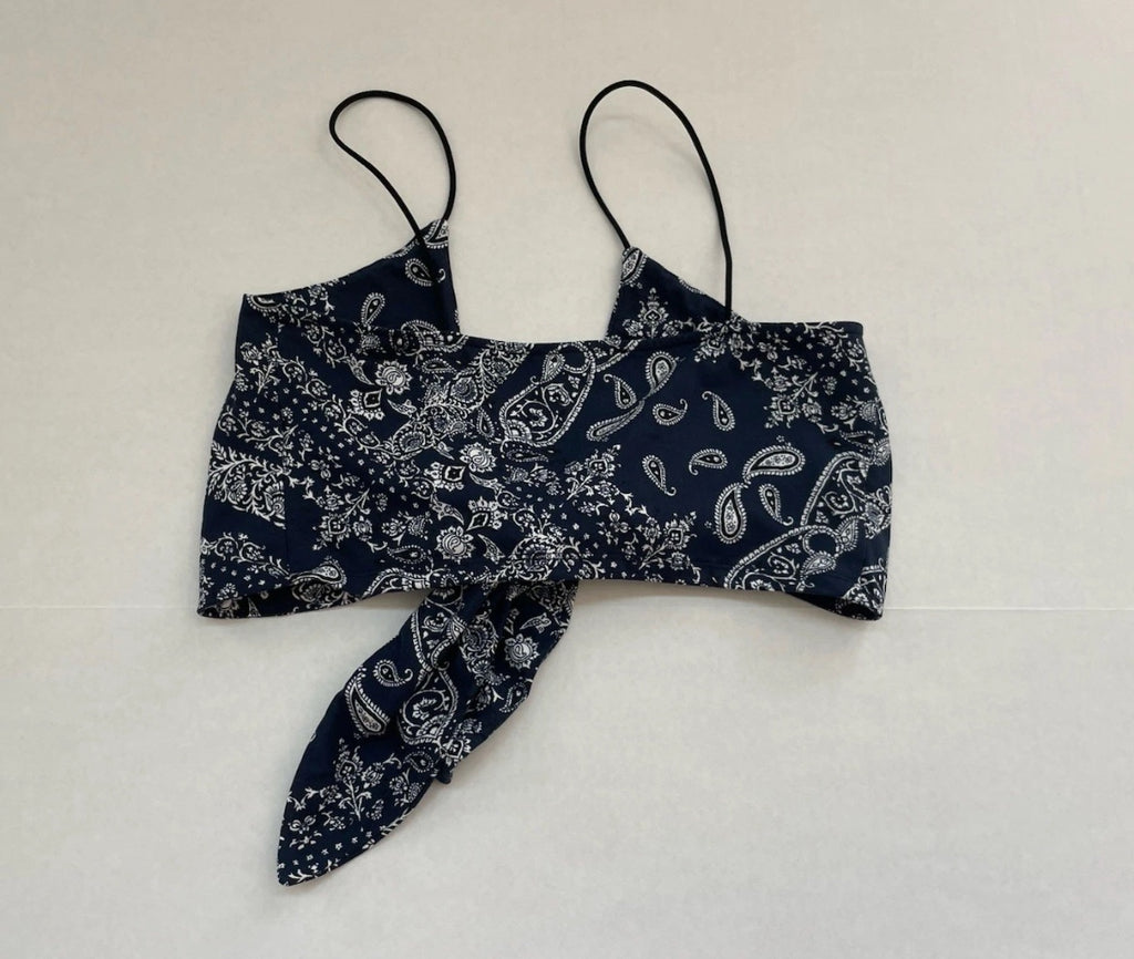 Bear Dance Top Medium Navy blue and whiteSilk-like fabric with paisley and floral patterns