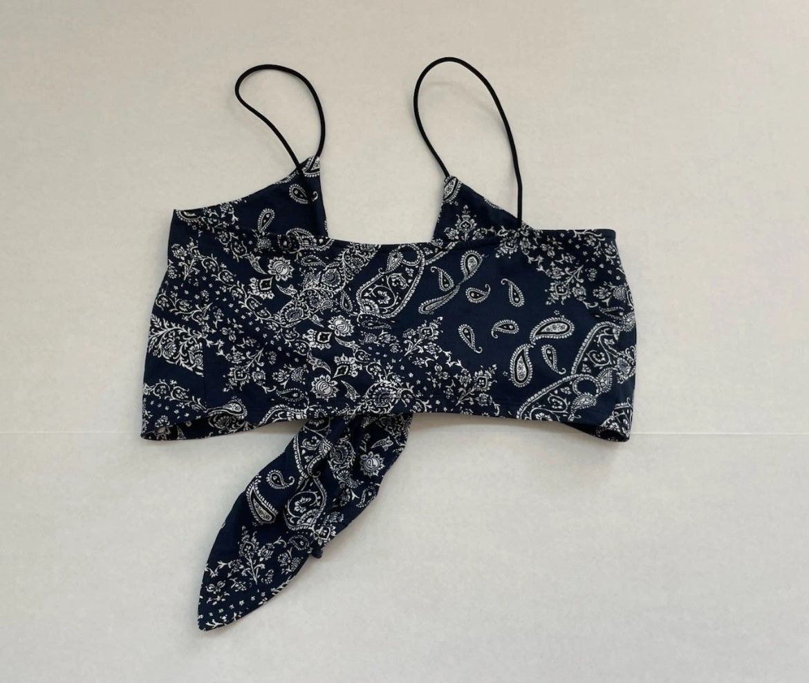 Bear Dance Top Medium Navy blue and whiteSilk-like fabric with paisley and floral patterns