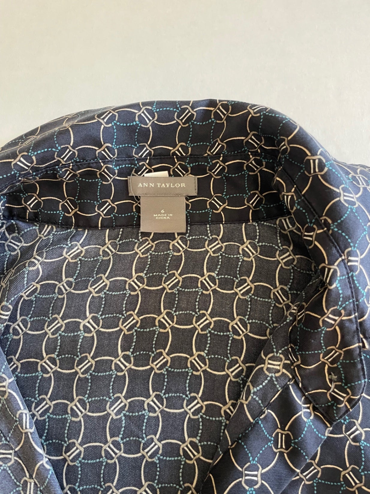 Ann Taylor Tops 6 Dark Blue/ Geometric Silk