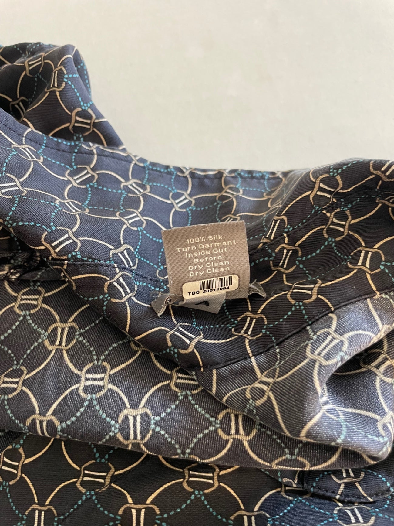 Ann Taylor Tops 6 Dark Blue/ Geometric Silk