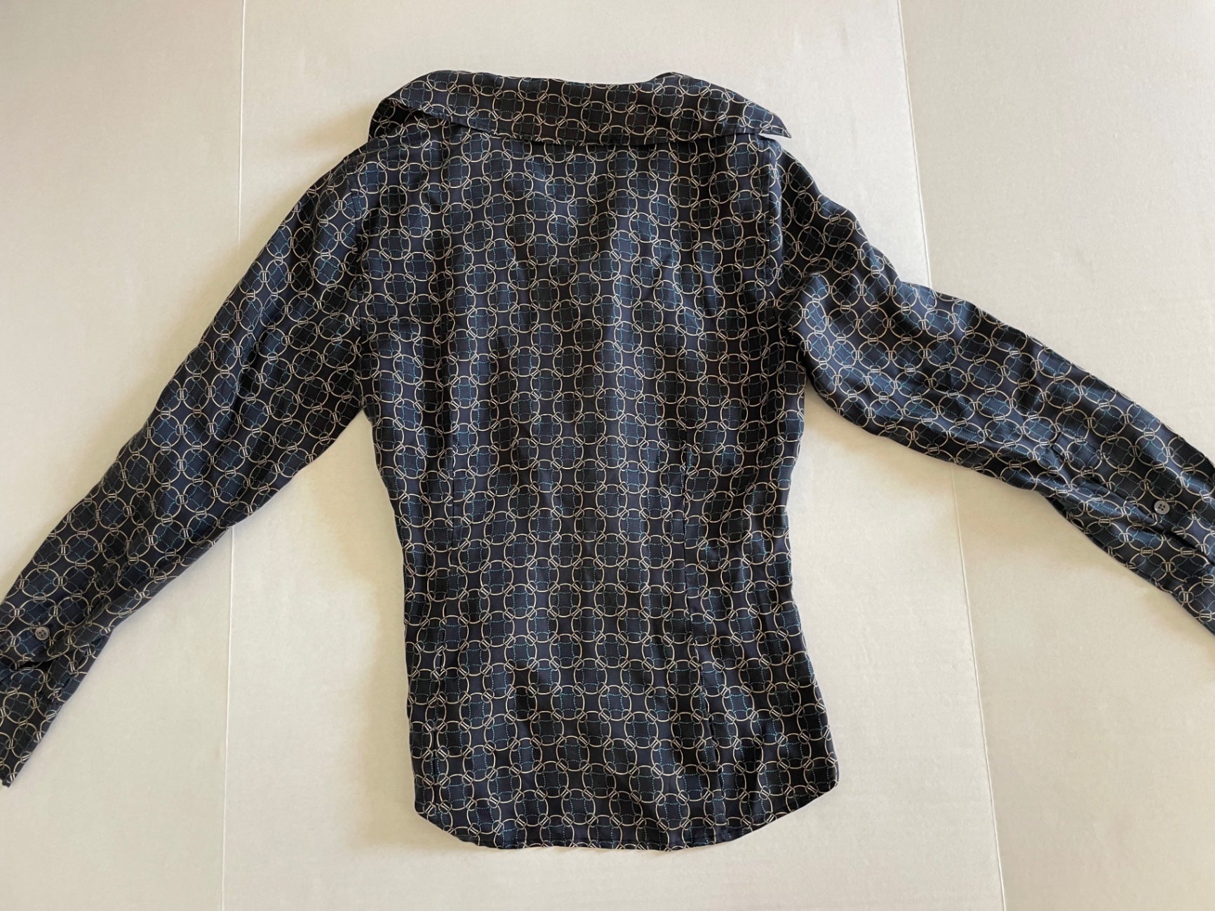 Ann Taylor Tops 6 Dark Blue/ Geometric Silk