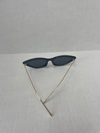Unknown Accessories Small Black Plastic and Metal