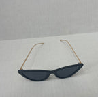 Unknown Accessories Small Black Plastic and Metal
