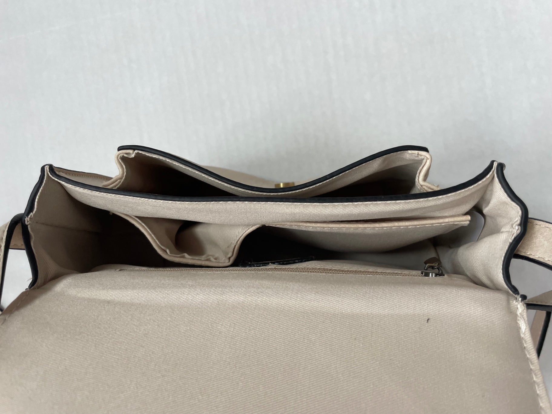 Unbranded Accessories Small White Faux Leather and fabric