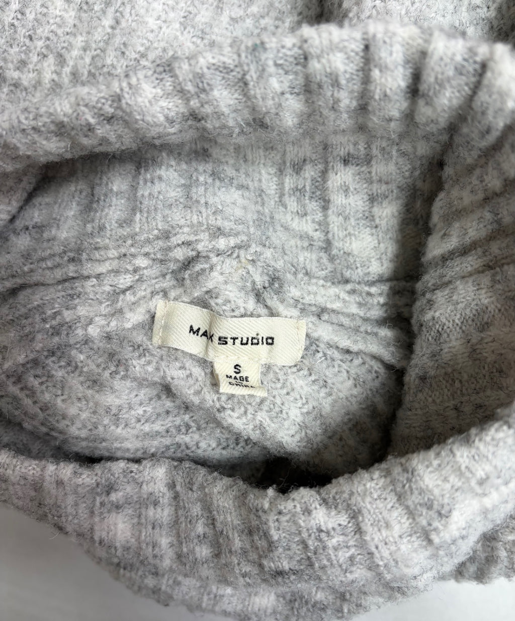 Max Studio Sweaters/Cardigans Small Gray Polyester, Acrylic, Spandex