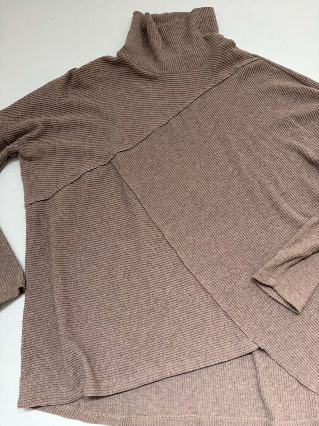 H by boardeaux Sweaters/Cardigans Medium Beige Polyester/Rayon/Spandex
