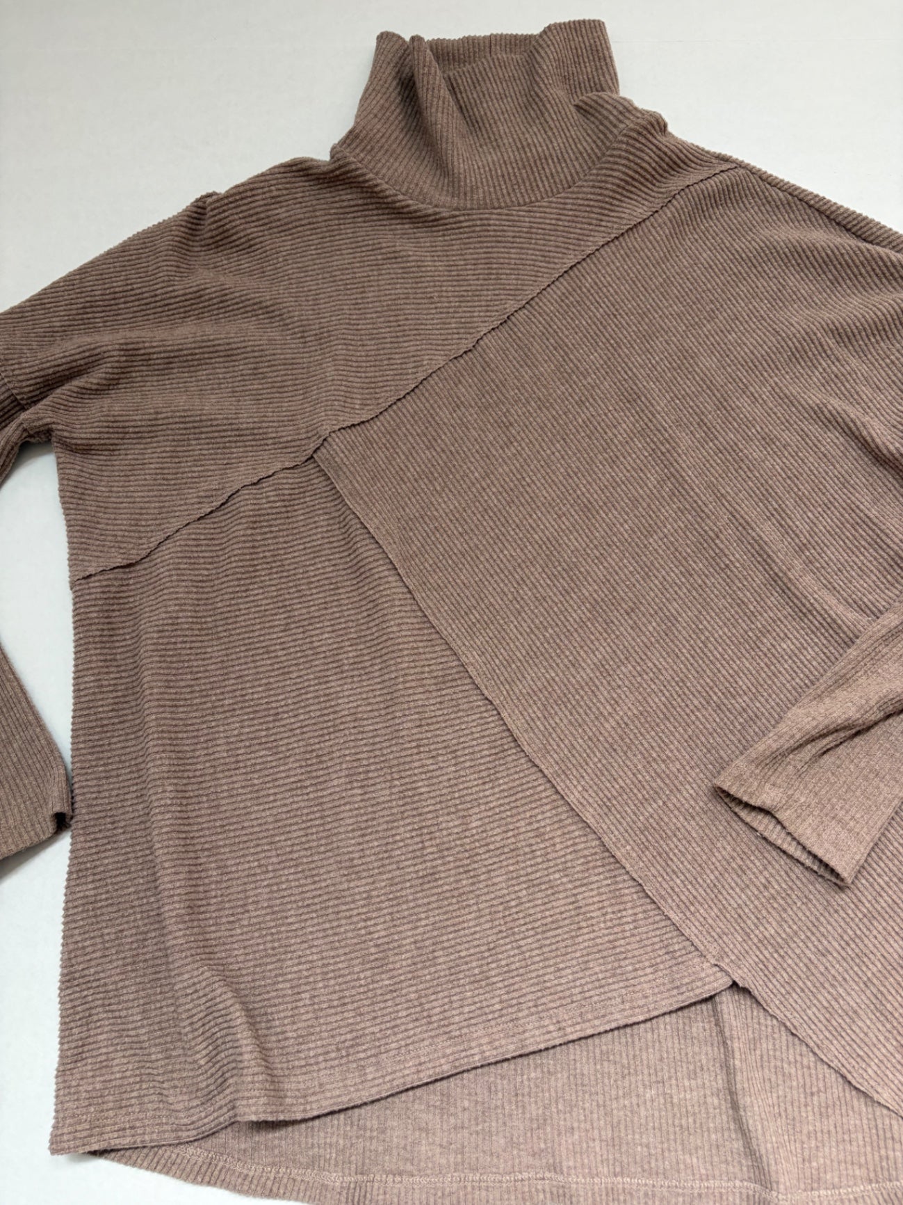 H by boardeaux Sweaters/Cardigans Medium Beige Polyester/Rayon/Spandex