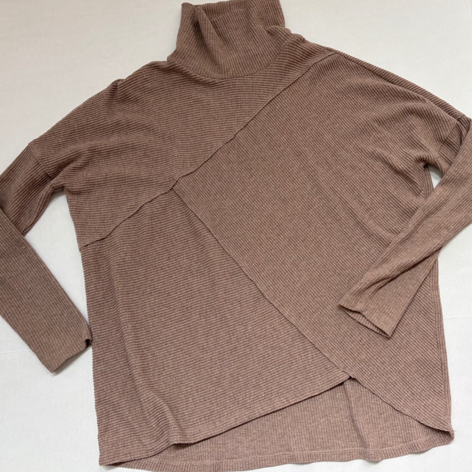 H by boardeaux Sweaters/Cardigans Medium Beige Polyester/Rayon/Spandex