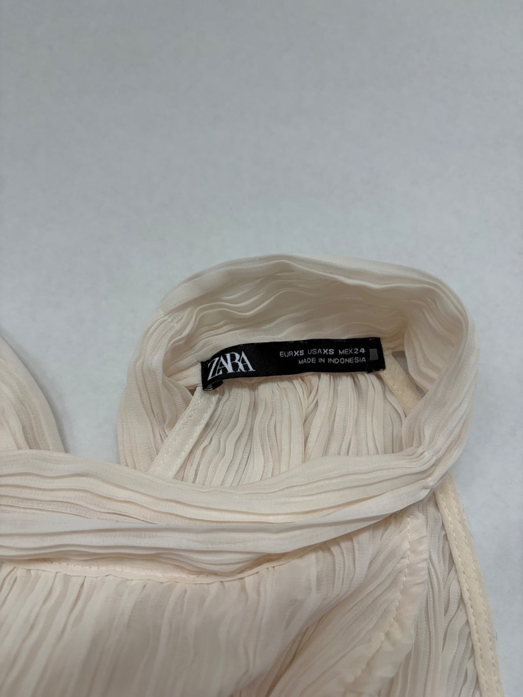 Zara Tops Extra Small Cream/Beige Pleated fabric, Polyester