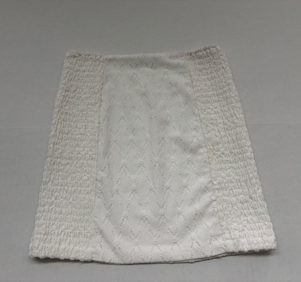 Forever 21 Skirts/Skorts Medium White Textured knit and embroidered fabric