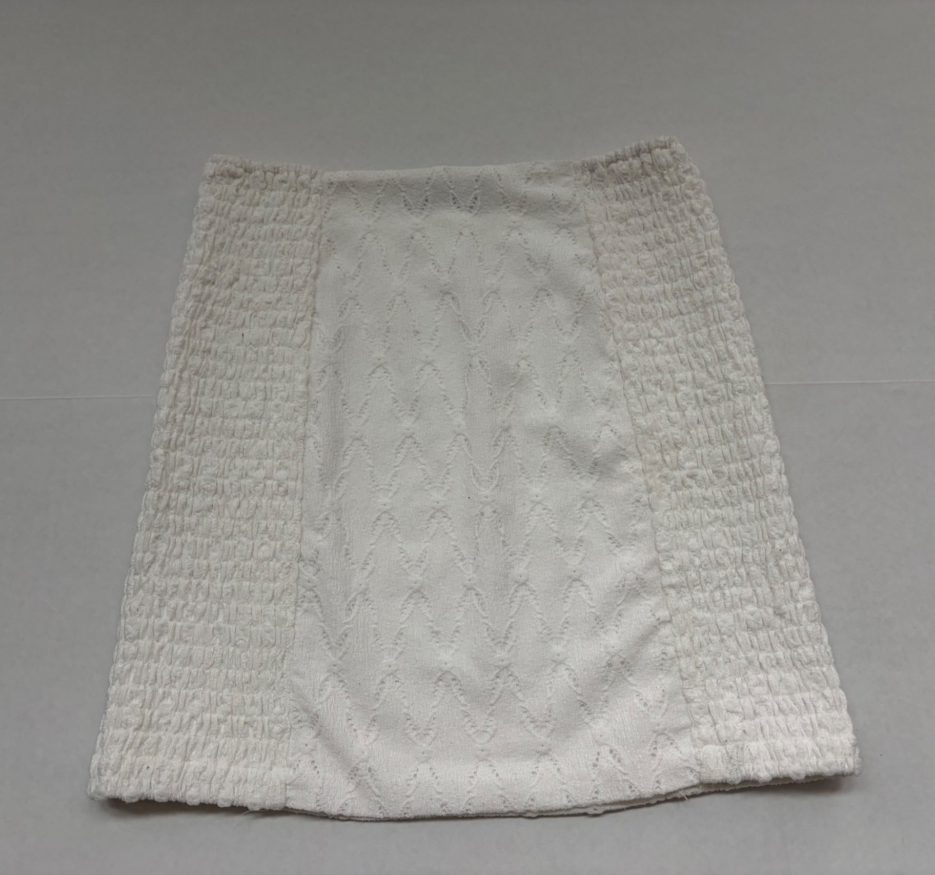 Forever 21 Skirts/Skorts Medium White Textured knit and embroidered fabric