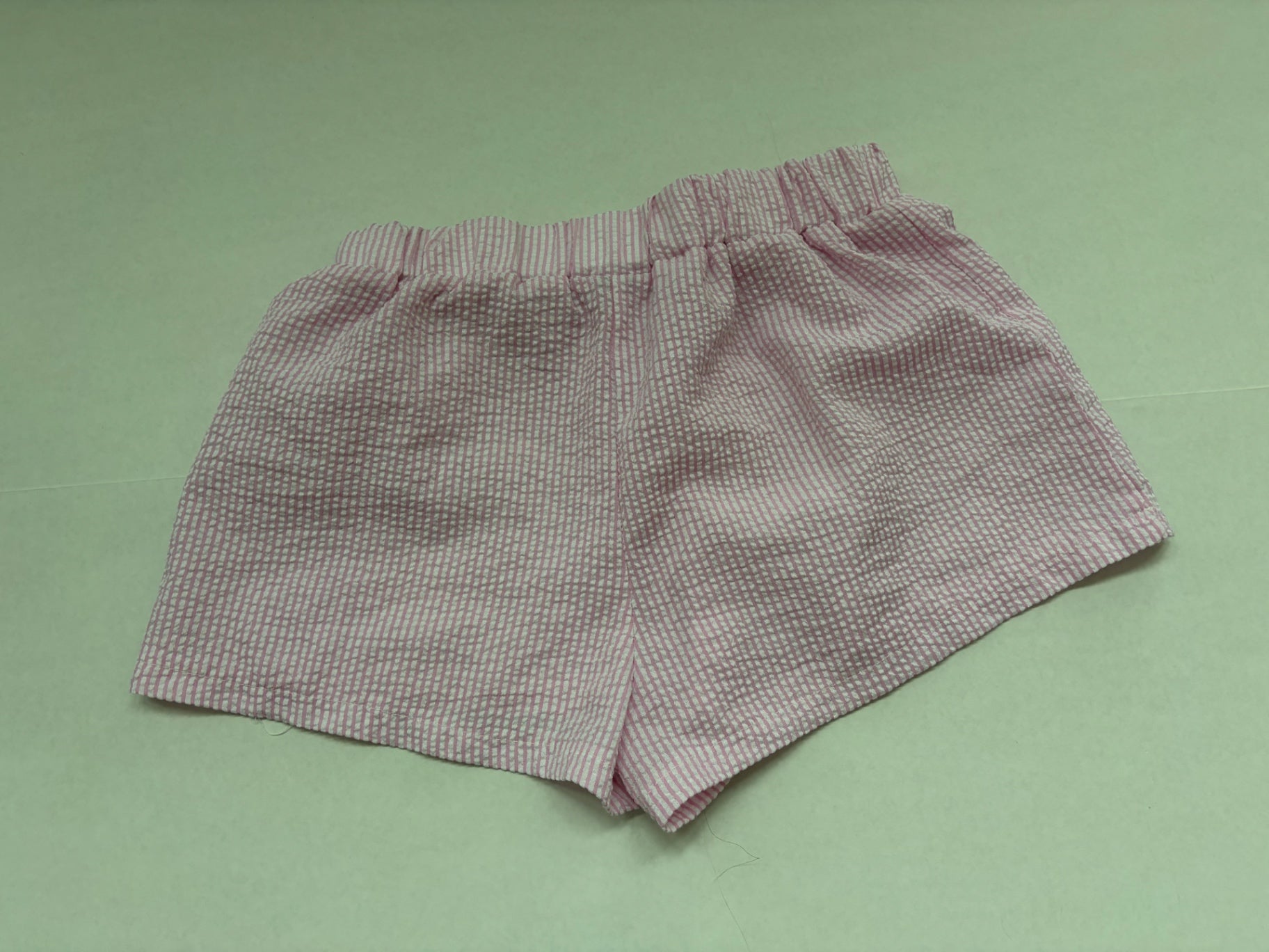 Unbranded Shorts 13W x 11L Pink and white Polyester