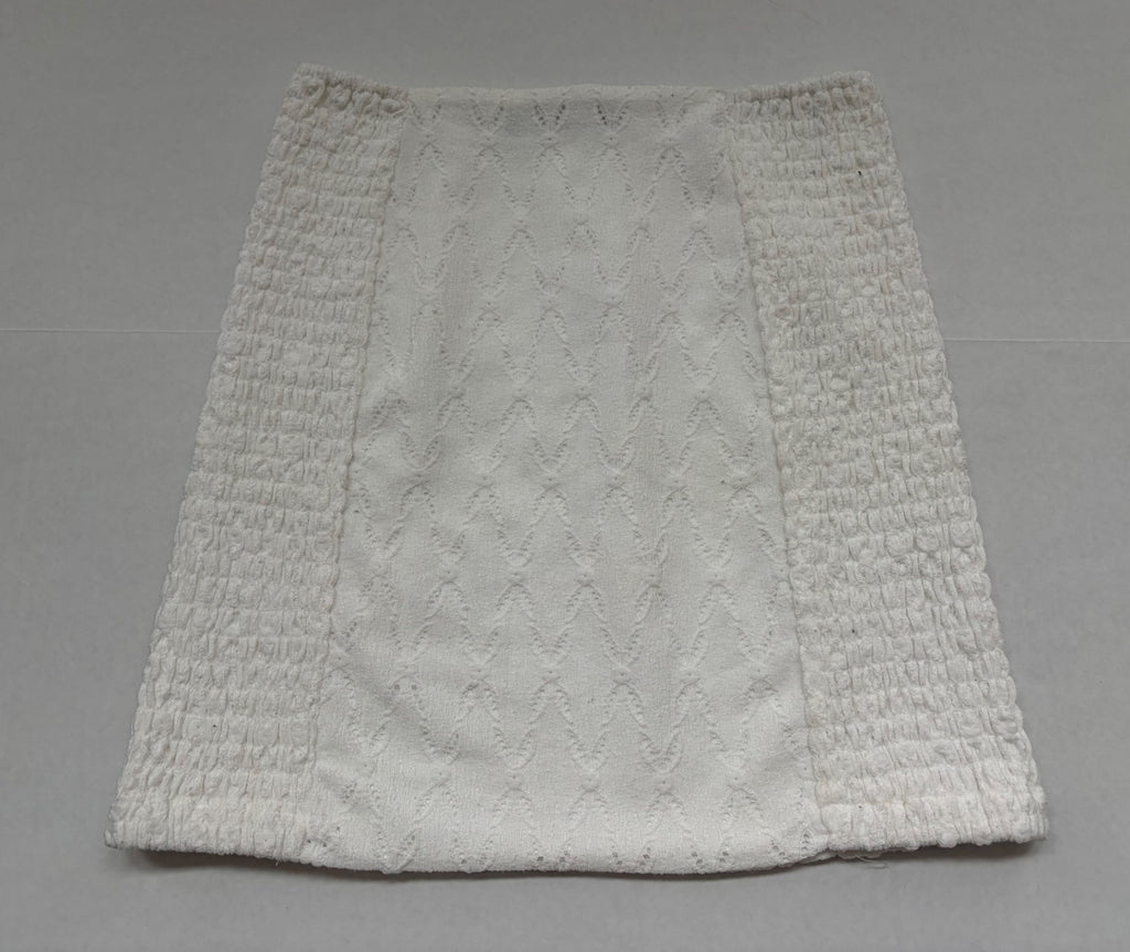 Forever 21 Skirts/Skorts Medium White Textured knit and embroidered fabric