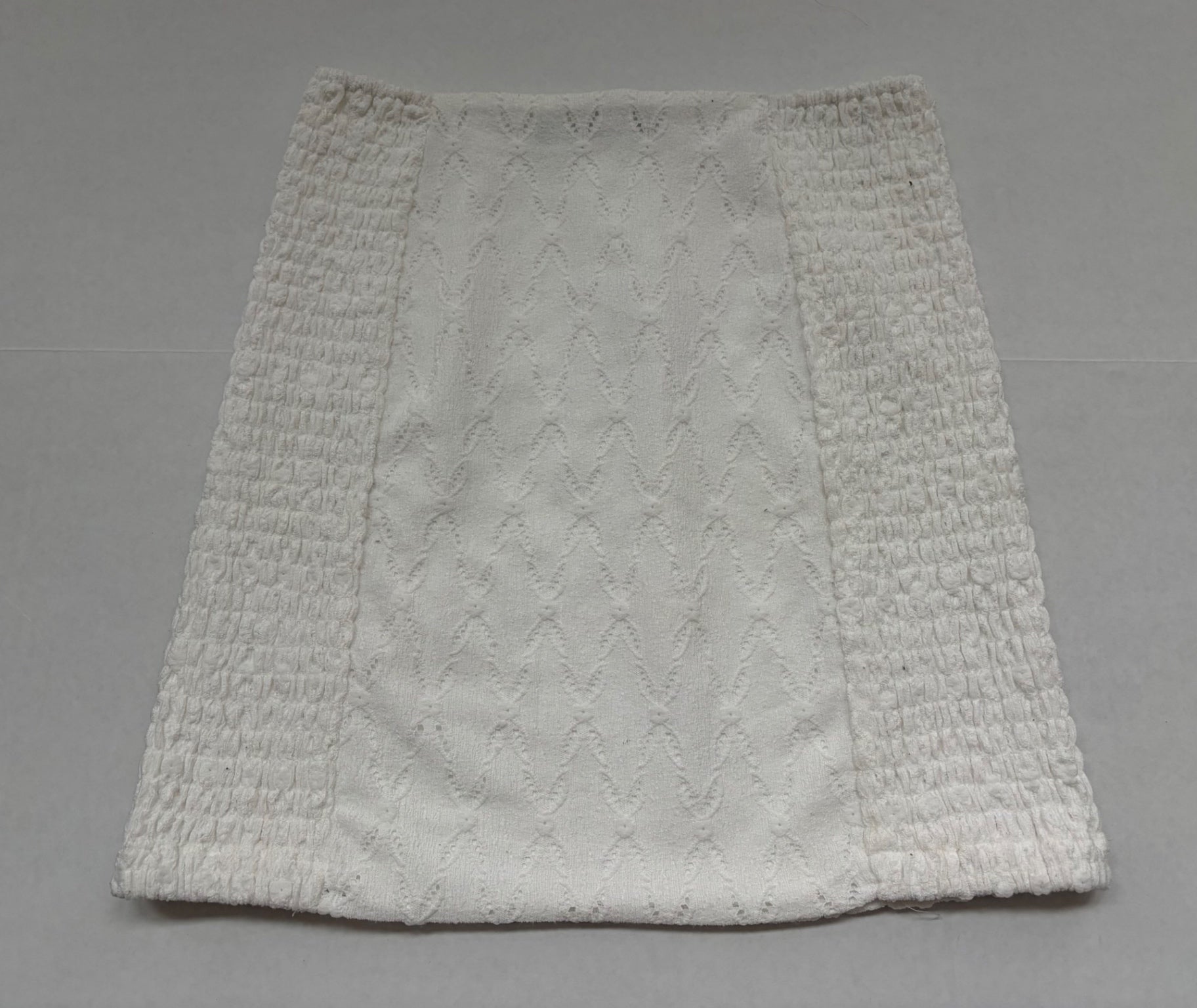 Forever 21 Skirts/Skorts Medium White Textured knit and embroidered fabric