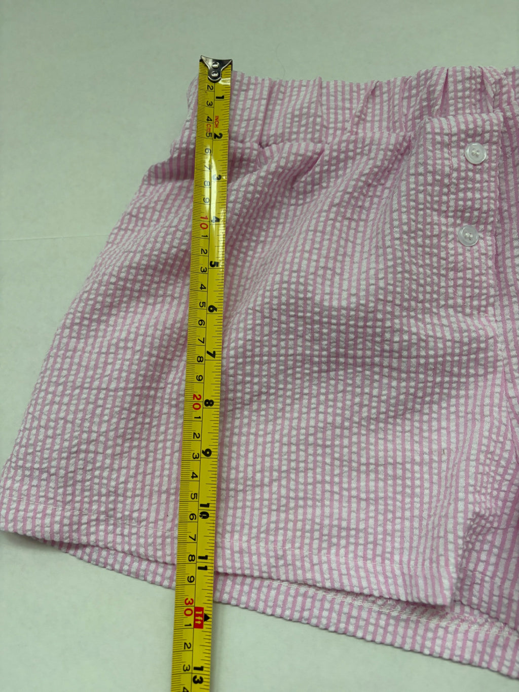 Unbranded Shorts 13W x 11L Pink and white Polyester