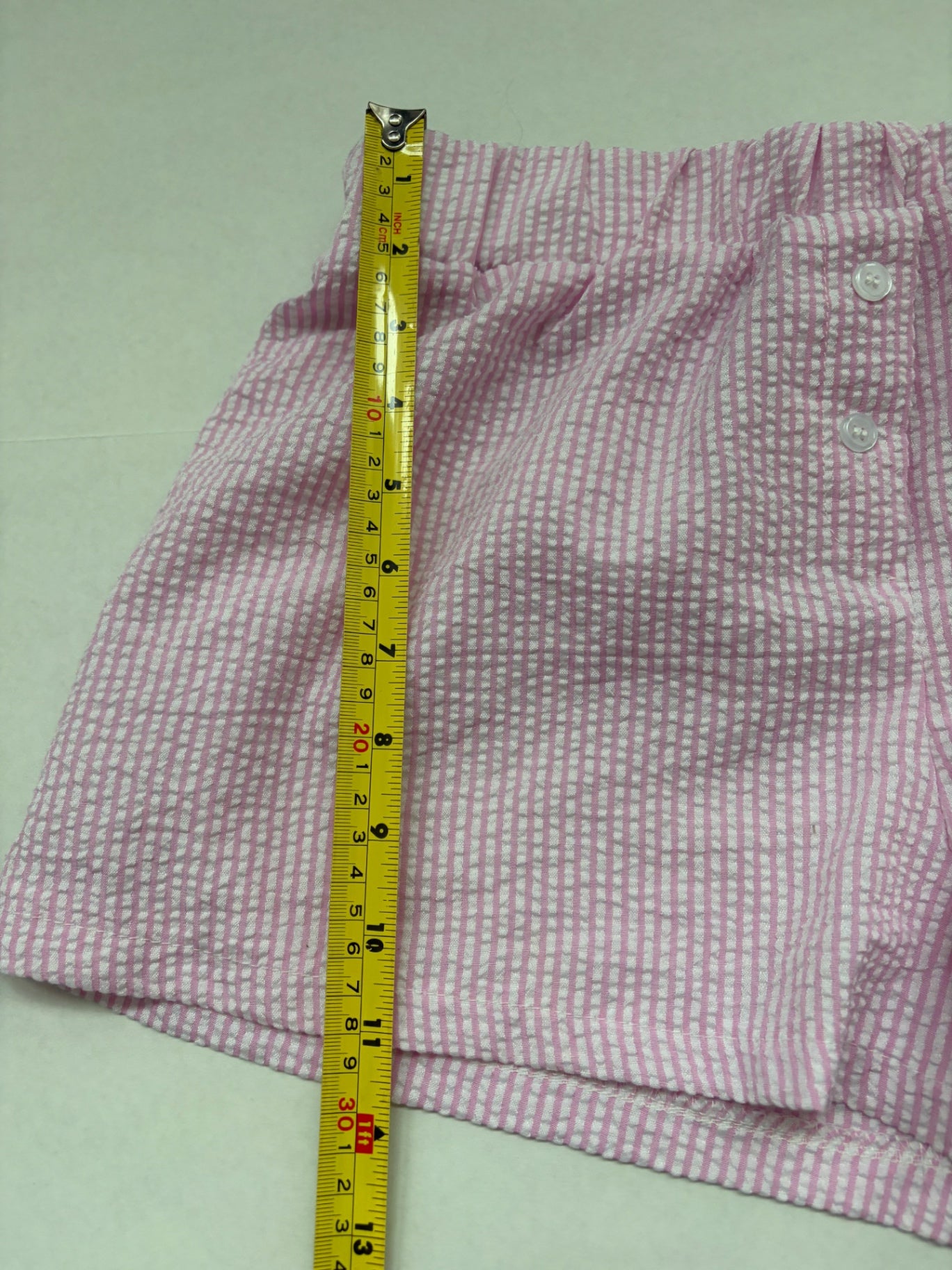 Unbranded Shorts 13W x 11L Pink and white Polyester