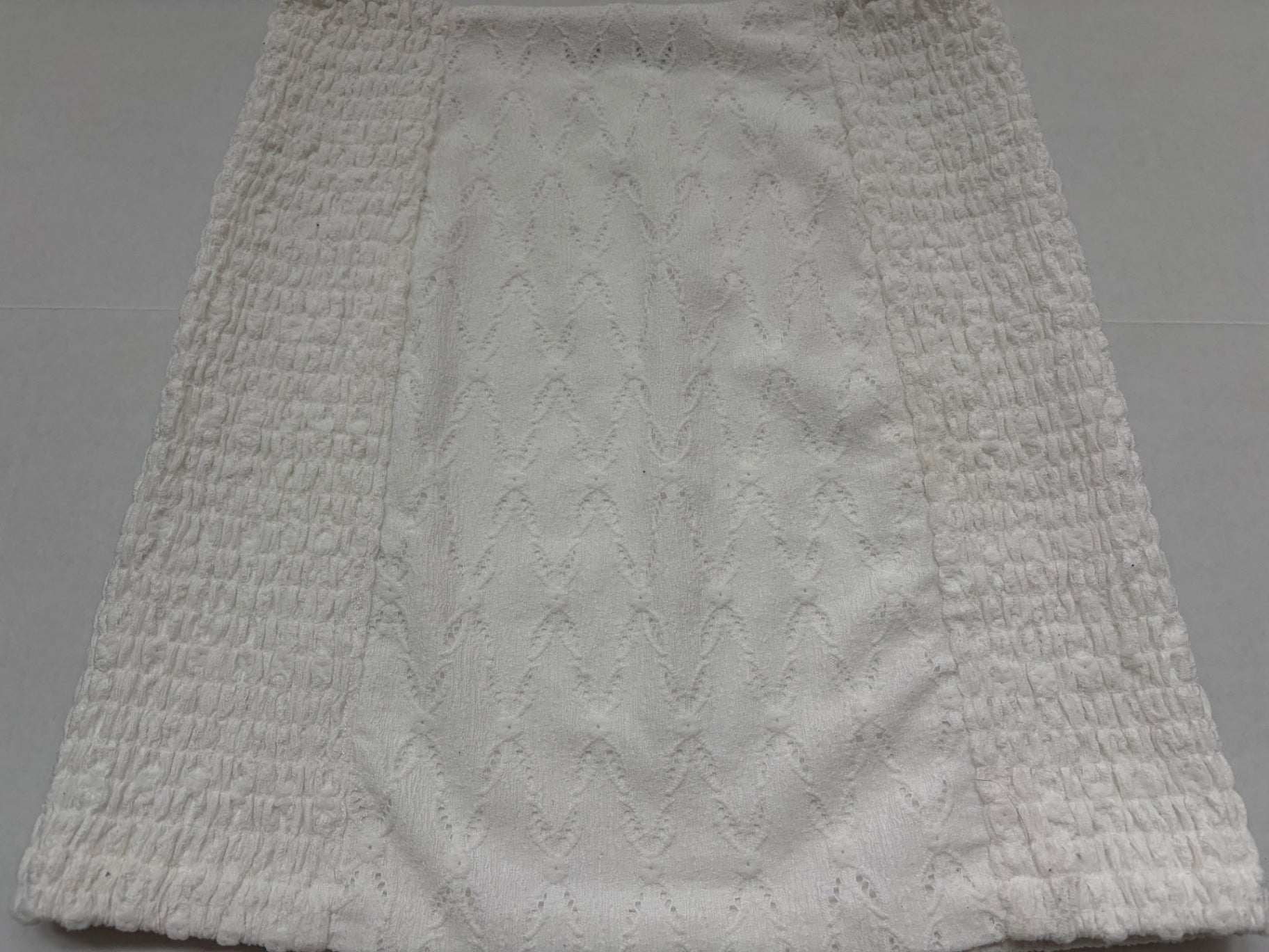 Forever 21 Skirts/Skorts Medium White Textured knit and embroidered fabric