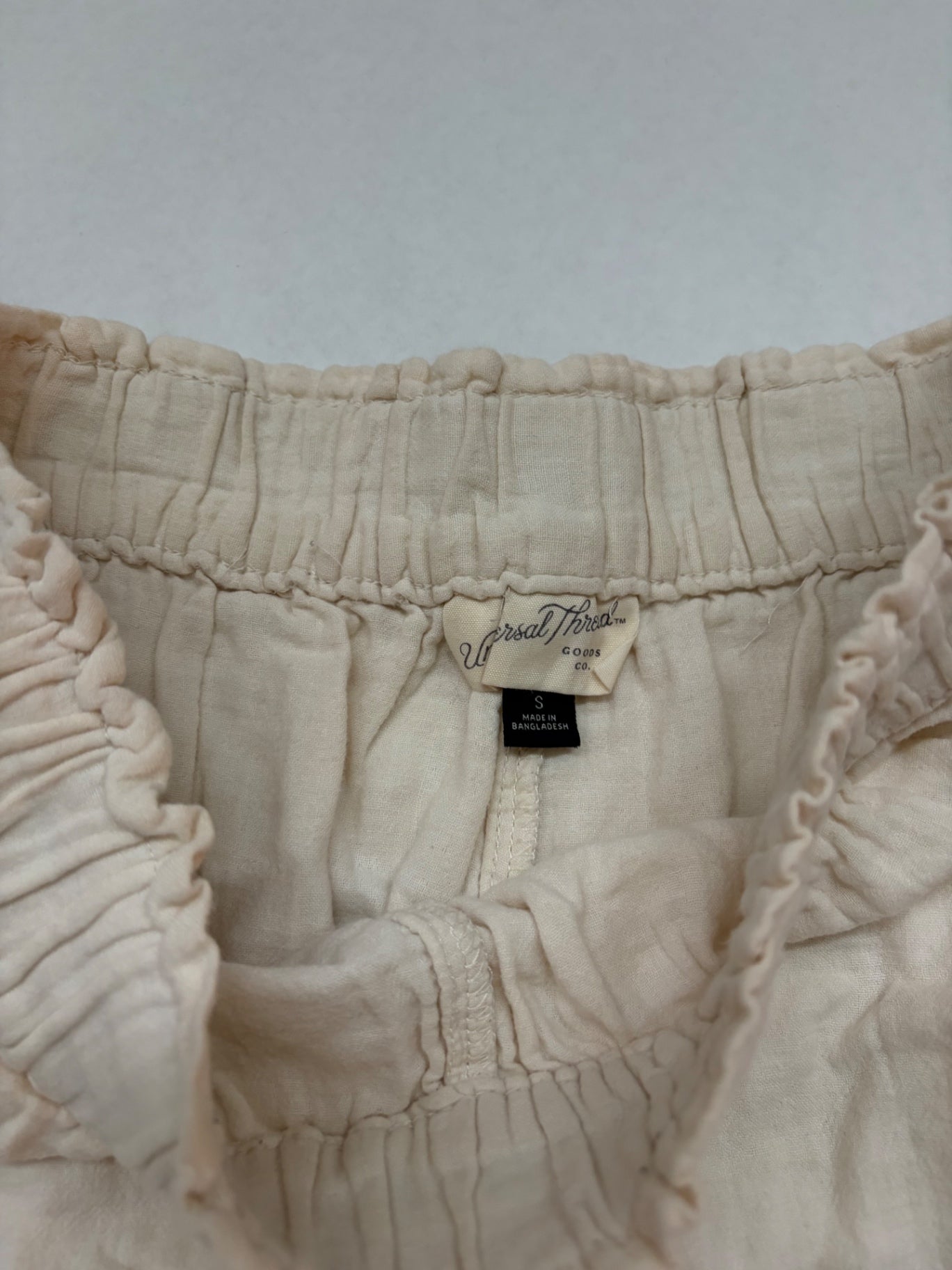 Universal Threads Shorts Small Beige Cotton