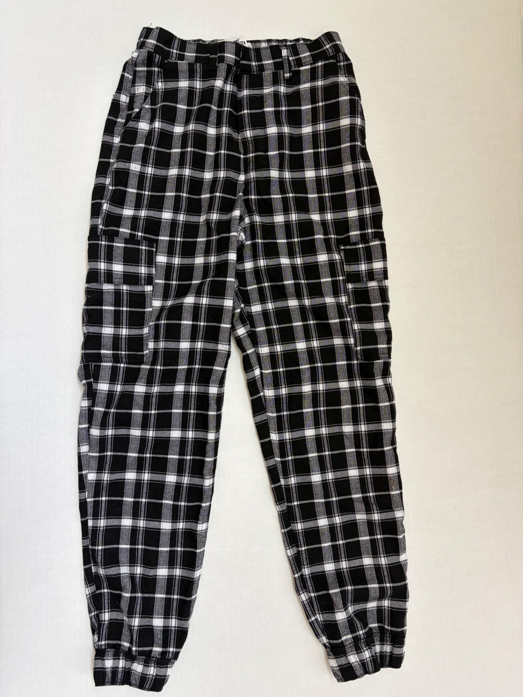 Hollister Pants Small Black and white Polyester and Viscose, Elastane (with a checkered pattern and plaid design)