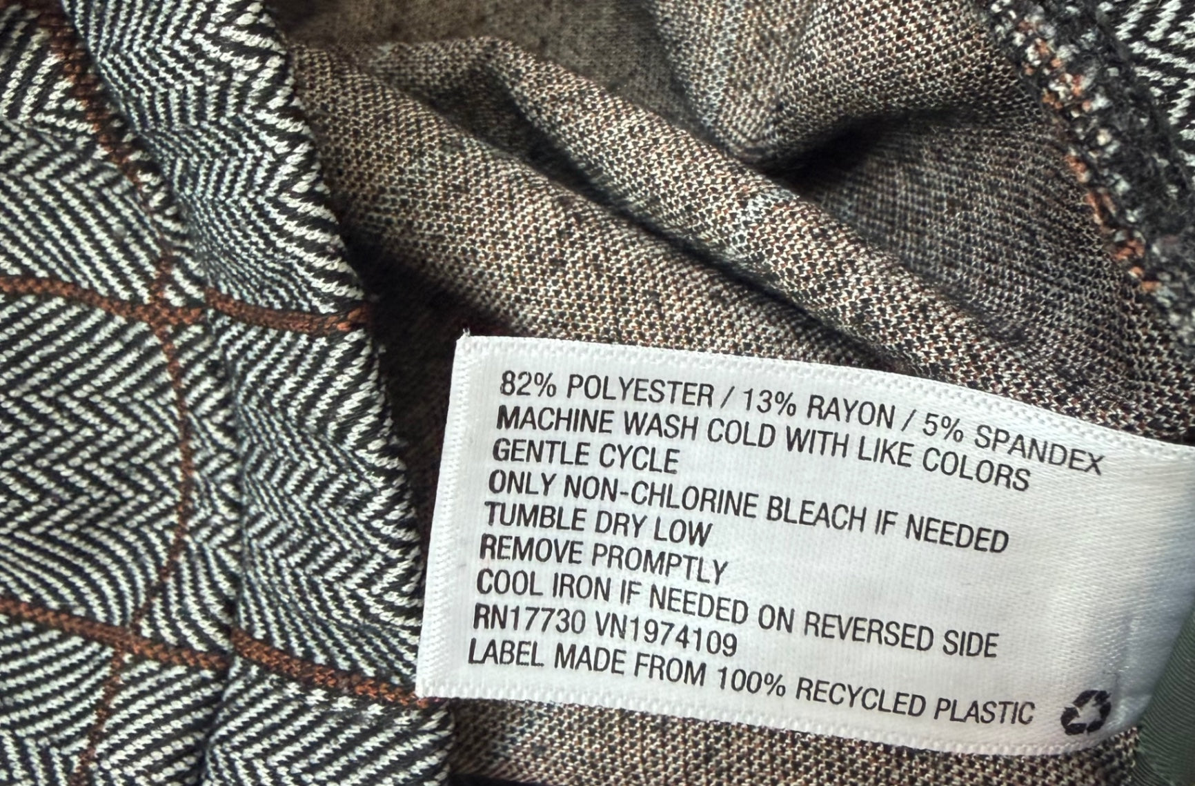Wild Fable Pants Small Gray with red and black checkered pattern Polyester/spandex/rayon
