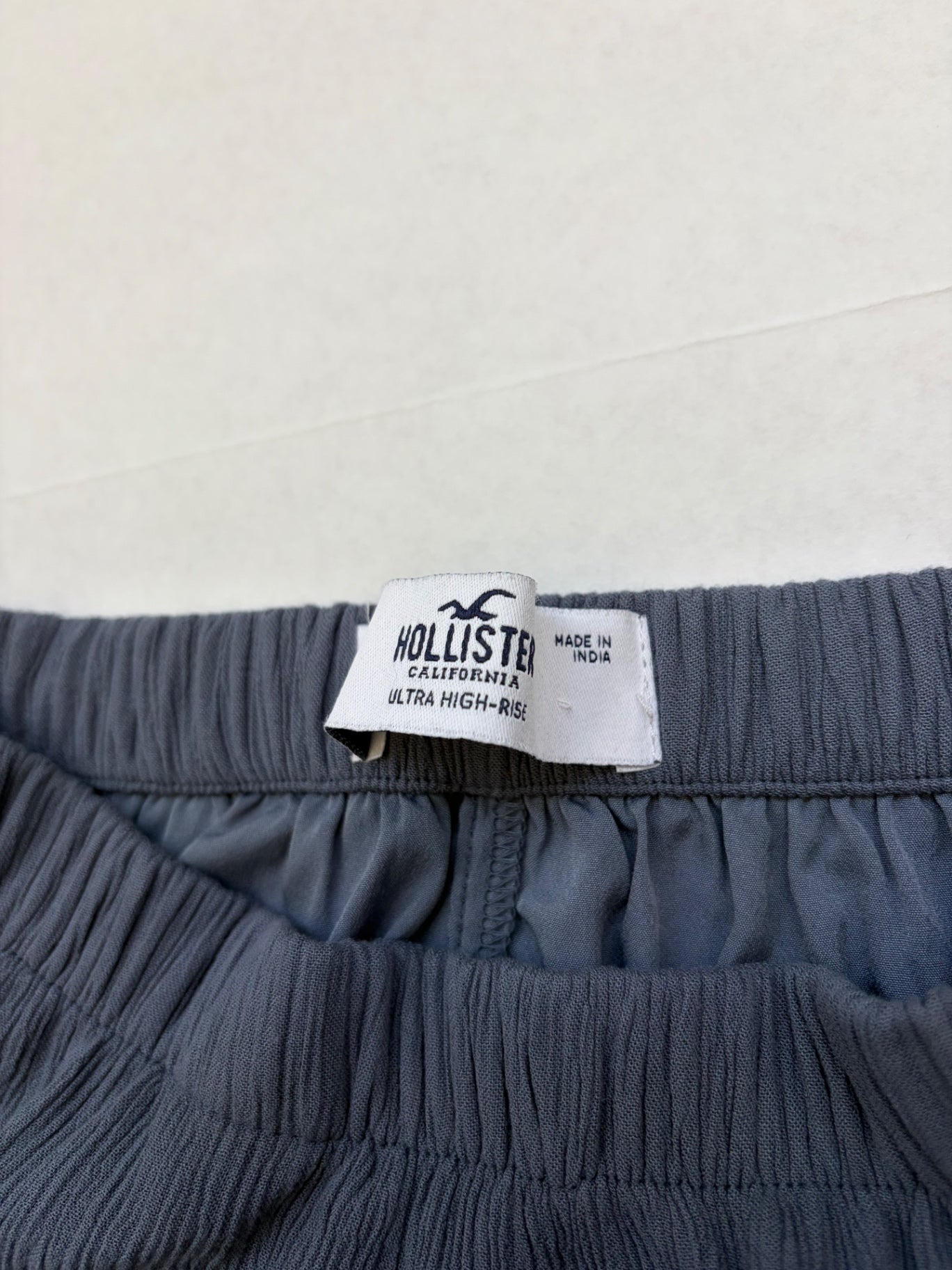 Hollister Skirts/Skorts Extra Small Gray Polyester, Viscose