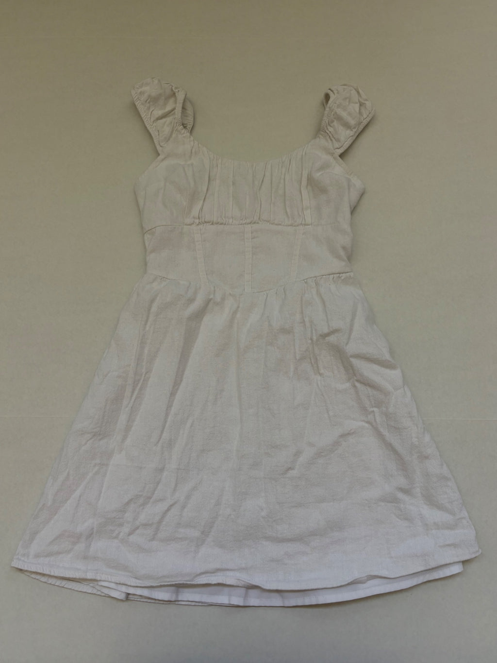 Hollister Dresses/Rompers Small Cream/Off-white Cotton, Viscose, Linen (based on fabric composition label)