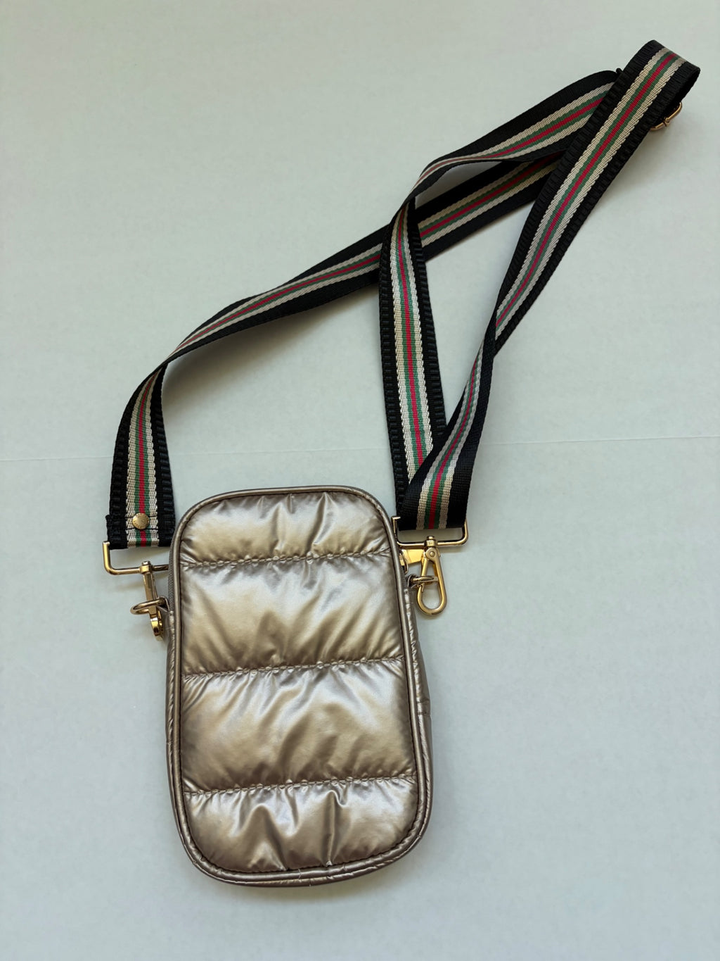 Unknown Accessories Small Gold Puffy quilted fabric