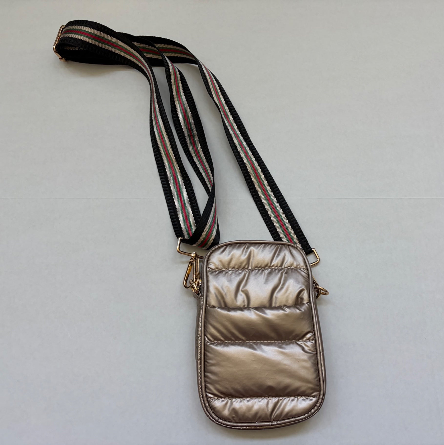 Unknown Accessories Small Gold Puffy quilted fabric